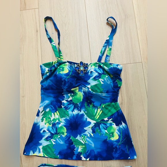 NWOT Tropical Floral Beautiful Blue Swimwear Set - Tankini and Bottoms Beach - Picture 3 of 10
